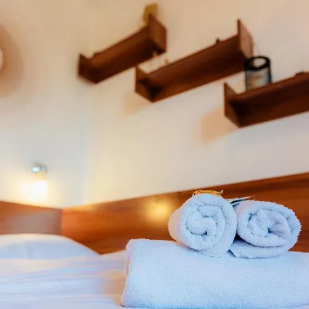 Апартаменти Romanian Athenaeum 1br With Amazing View